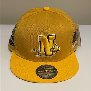 Black Pelicans Yellow Fitted Hat Size 7 1/4